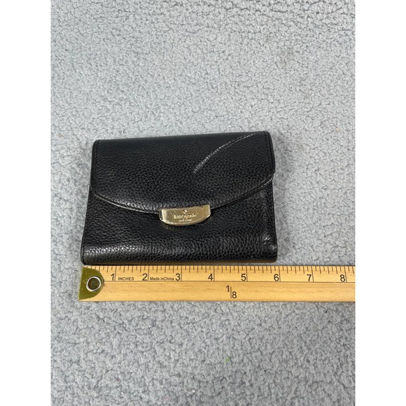 Kate Spade Leather Bi-Fold Wallet *flaw - Picture 3 of 9